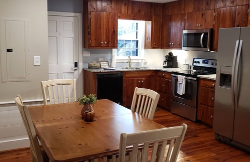 Murrells Inlet House | 6 Bed/4 Bath whole house duplex, minutes from golf, restaurants, and the beach!