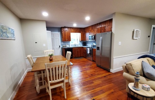 Murrells Inlet House | 6 Bed/4 Bath whole house duplex, minutes from golf, restaurants, and the beach!