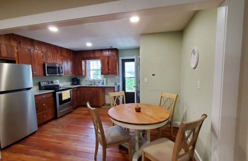 Murrells Inlet House | 6 Bed/4 Bath whole house duplex, minutes from golf, restaurants, and the beach!