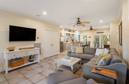Isle of Palms House | 6 Bed/5 Bath Home w/Elevator, Private Pool & Yard, book your Spring Vacation!
