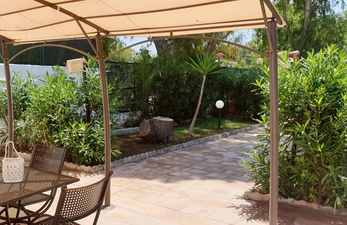 Fontanelle Villa | 6 bed cottage with barbecue garden and parking space 100 meters from the sea