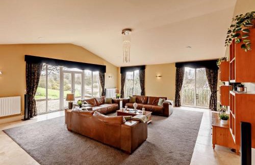 Woodhorn House | 6 Bed in Ellington 91805