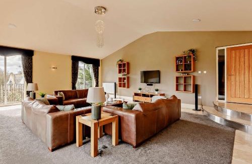 Woodhorn House | 6 Bed in Ellington 91805