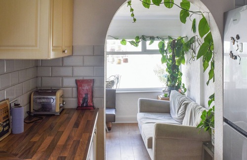 Clacton-on-Sea Cottage | 6 bedroom accommodation in Clacton on Sea