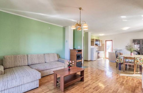 Bratulici House | 6 bedroom accommodation in Bratulici