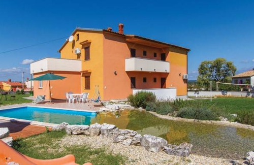 Bratulici House | 6 bedroom accommodation in Bratulici