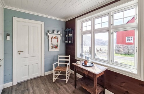 Vindafjord House | 6 bedroom cozy home in ølensvåg