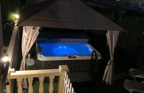 Hoya de los Patos Villa | 6 Bedroom Luxury Villa, Jacuzzi & heated pool 18 guests