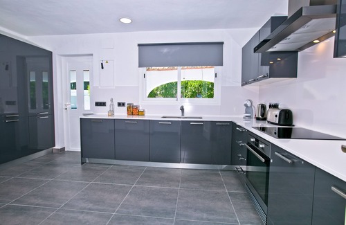 Javea Villa | 6 Bedroom Villa | Walk to beach | Large Heated Pool | free WiFi