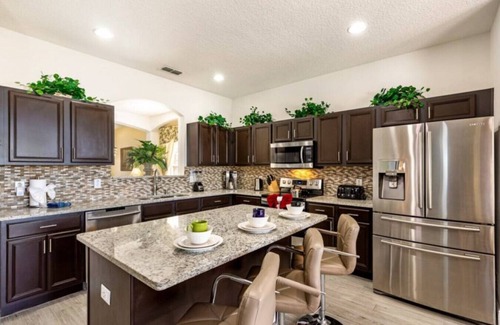 Solana Villa | 6 Bedroom With Large Private Pool, Spa & Games Room