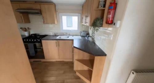Clacton-on-Sea Other | 6 Berth Caravan For Hire At Seawick Holiday Park By The Beach Ref 27431Sw
