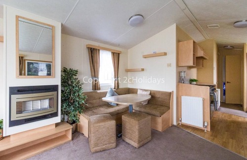 Clacton-on-Sea House | 6 berth caravan to hire at St Osyth Beach Holiday Park in Essex ref 28015D