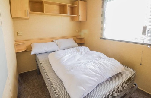 Clacton-on-Sea House | 6 berth caravan for hire at Martello Beach in Essex ref 29040Y