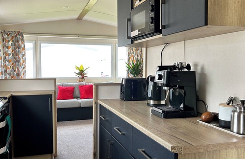Clacton-on-Sea House | 6 Berth Caravan Holiday St Osyth Clacton-on-sea by Verb Holidays