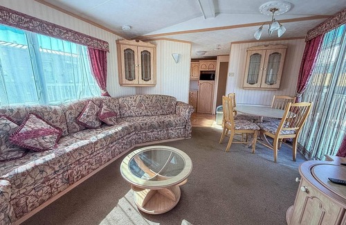 Hunstanton House | 6 berth caravan in Hunstanton, ideal for seaside holidays ref 13004L