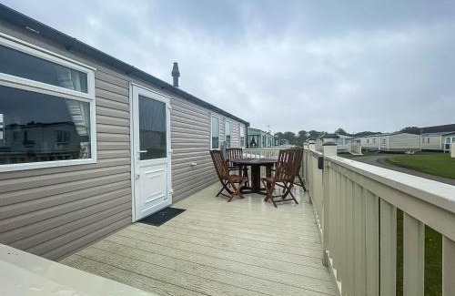 Louth Other | 6 Berth Caravan With Decking At Sunnydale Holiday Park Ref 35243Kg