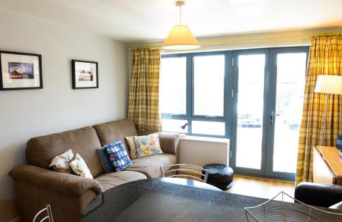 West Bay Apartment | 6 Driftwood