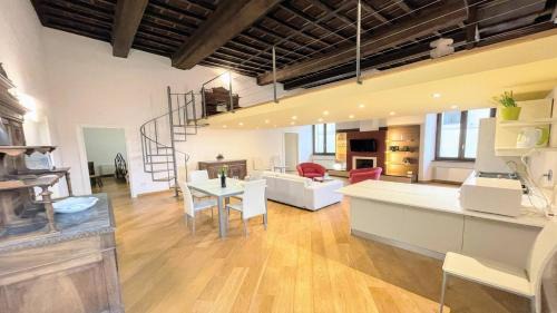 Spoleto Apartment | 6 guests apt with terrace in pedestrian historic centre of Spoleto