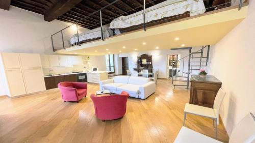 Spoleto Apartment | 6 guests apt with terrace in pedestrian historic centre of Spoleto