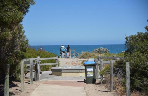 Halls Head House | 6 Halls Head Heaven For 8 Close To Beach