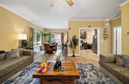 Athens House | 6 King Beds - Near DT & UGA - 2 Massage Chairs - Projector