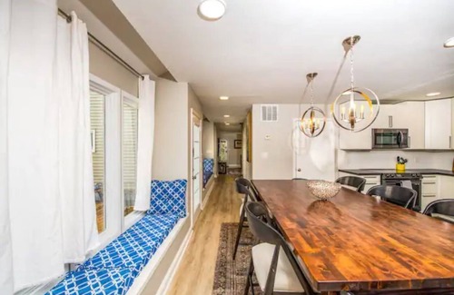 Fourth Ward House | 6 Kings Mega House in Uptown Charlotte