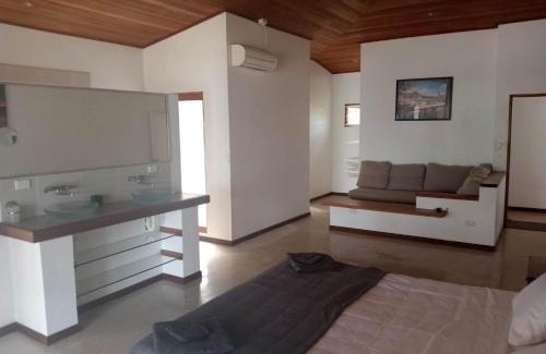Samoa Point House | 6 Krystal Waters Drive Havannah