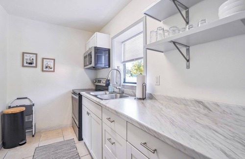 Winter Park House | 6 Mi to Downtown Orlando: Quiet Home w/Sunroom
