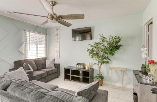 Echo Lake Apartment | 6 Mi to Riviera Beach WPB Retreat with Pool Access!