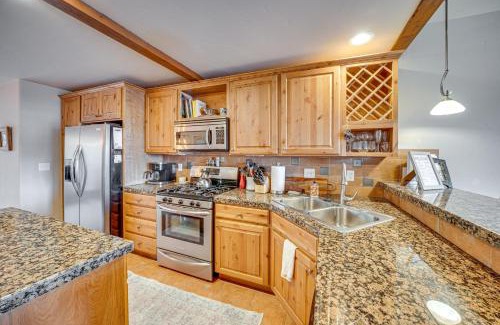 Fraser House | 6 Mi to Winter Park Resort Townhome with Hot Tub!