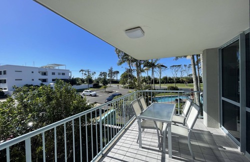 Maroochydore Apartment | 6 On the Beach - Cotton Tree