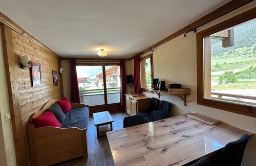 Val Cenis Apartment | 6-person apartment, ski-in/ski-out, pool, parking, WIFI