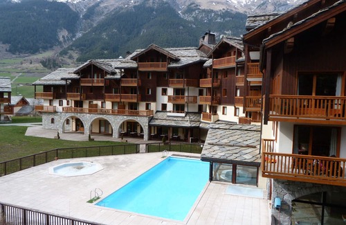 Val Cenis Apartment | 6-person apartment, ski-in/ski-out, pool, parking, WIFI