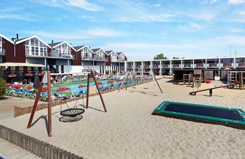Bønnerup Strand Apartment | 6 person holiday home in Glesborg