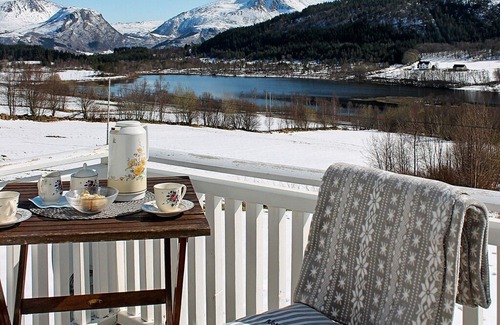 Averoy House | 6 person holiday home in AVERØY