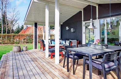 Farvang House | 6 person holiday home in F rvang