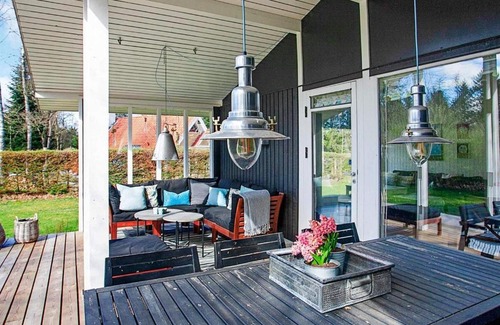 Farvang House | 6 person holiday home in F rvang