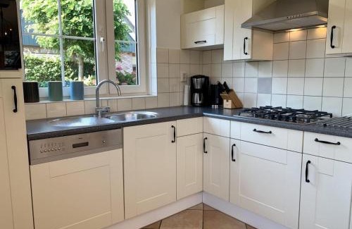 Sint Maartensvlotbrug House | 6-person holiday home with garden