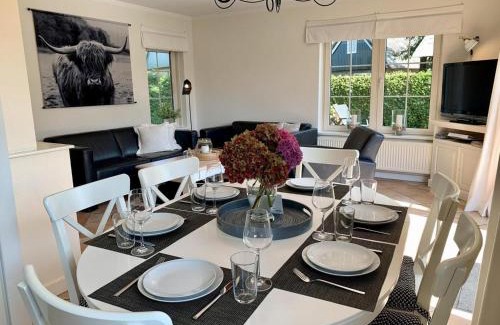 Sint Maartensvlotbrug House | 6-person holiday home with garden