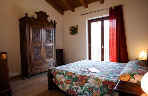 Orta San Giulio House | 6-room house only 100 m from the lake and private beach