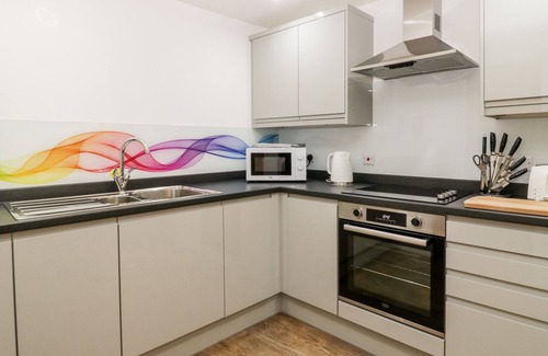 Glastonbury Apartment | 6 THE VAULTS, romantic in Glastonbury