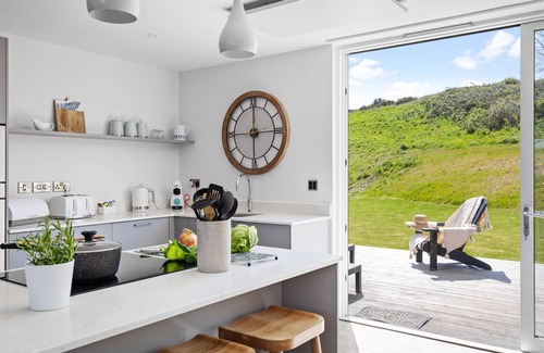 North Buckland House | 6 The Vista, Willingcott Nr Woolacombe - Hot tub/Pet friendly/On-site pool/EV Charger/Ecohome