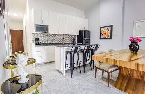 Downtown Cabo San Lucas Apartment | 60% discount, new 3 BDR, 2 rooftop pools w panoramic views, 5 min from downtown