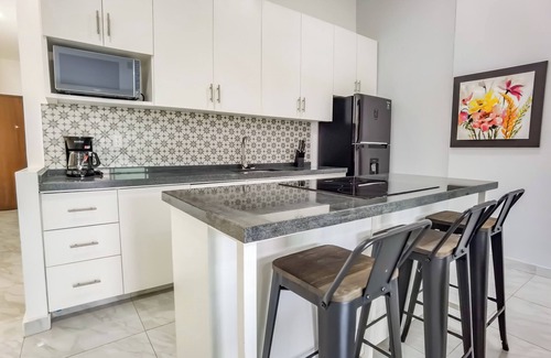 Downtown Cabo San Lucas Apartment | 60% discount, new 3 BDR, 2 rooftop pools w panoramic views, 5 min from downtown