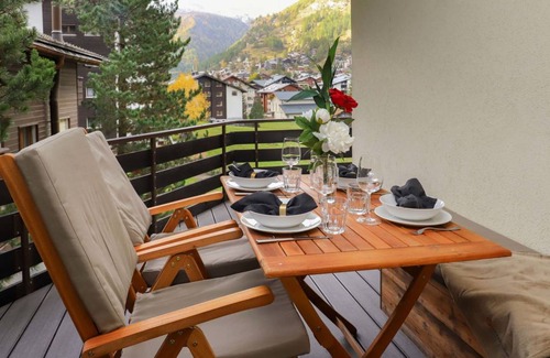 Zermatt Apartment | 60 m² Apartment ∙ 2 bedrooms ∙ 4 guests