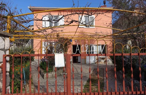 Municipality of Omisalj Apartment | 60 m² Apartment ∙ 2 bedrooms ∙ 6 guests
