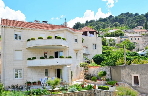 Pucisca Apartment | 60 m² Apartment ∙ 2 bedrooms ∙ 4 guests