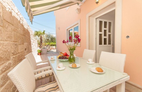 Supetar Apartment | 60 m² Apartment ∙ 2 bedrooms ∙ 4 guests