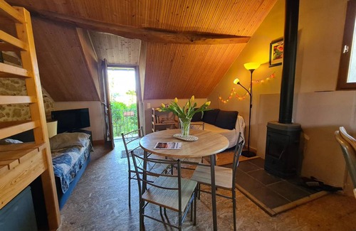 Le Menoux House | 60 m² House ∙ 2 bedrooms ∙ 4 guests