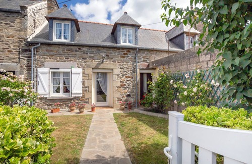 Matignon House | 60 m² House ∙ 2 bedrooms ∙ 5 guests